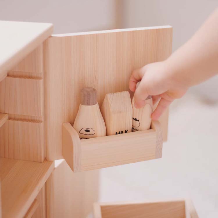 IKONIH ままごと冷蔵庫: 木のおもちゃ・キッズ家具 関家具公式通販 IKONIH ままごと冷蔵庫: 木のおもちゃ・キッズ家具 関家具公式通販